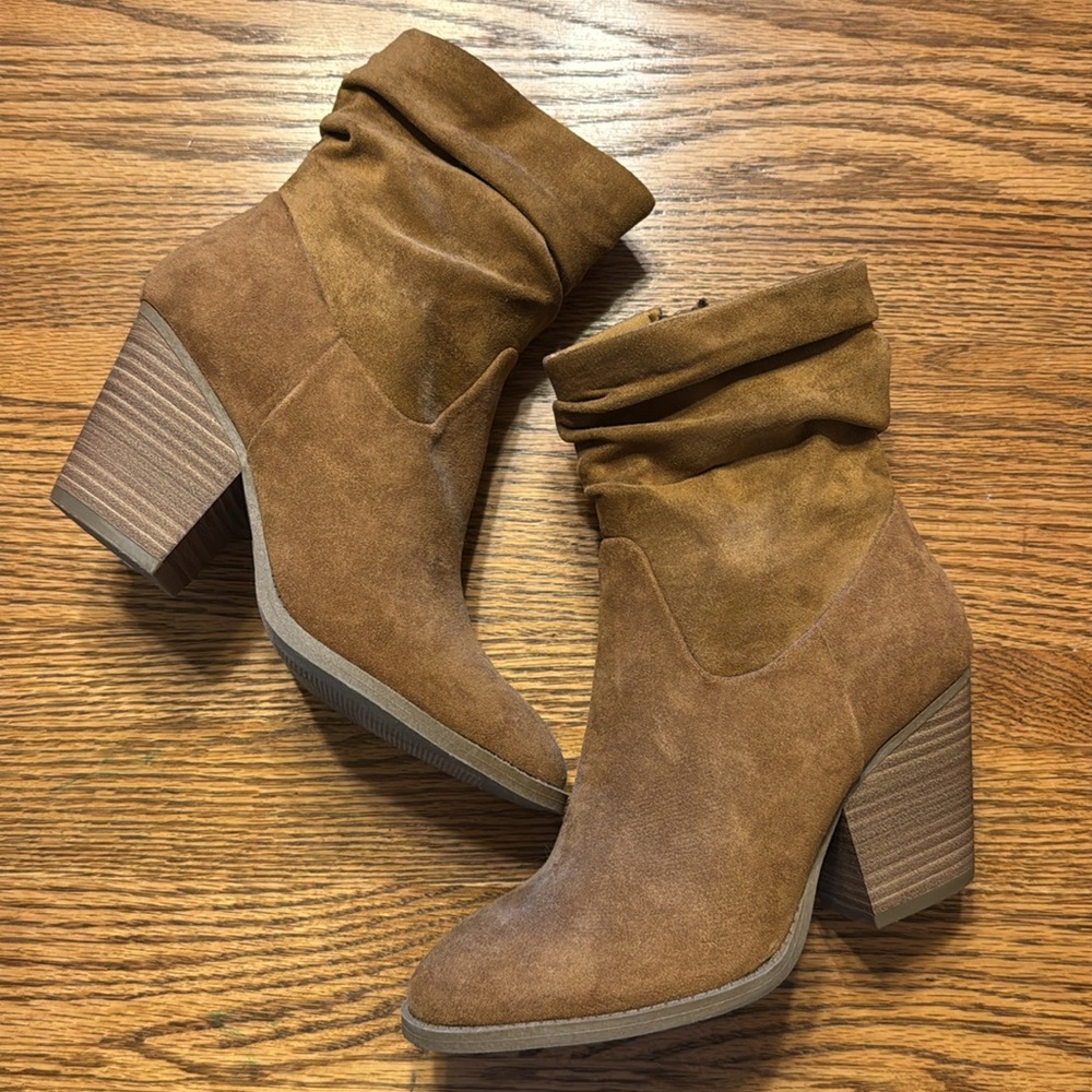Brown Heeled Ankle Scrunch Boots